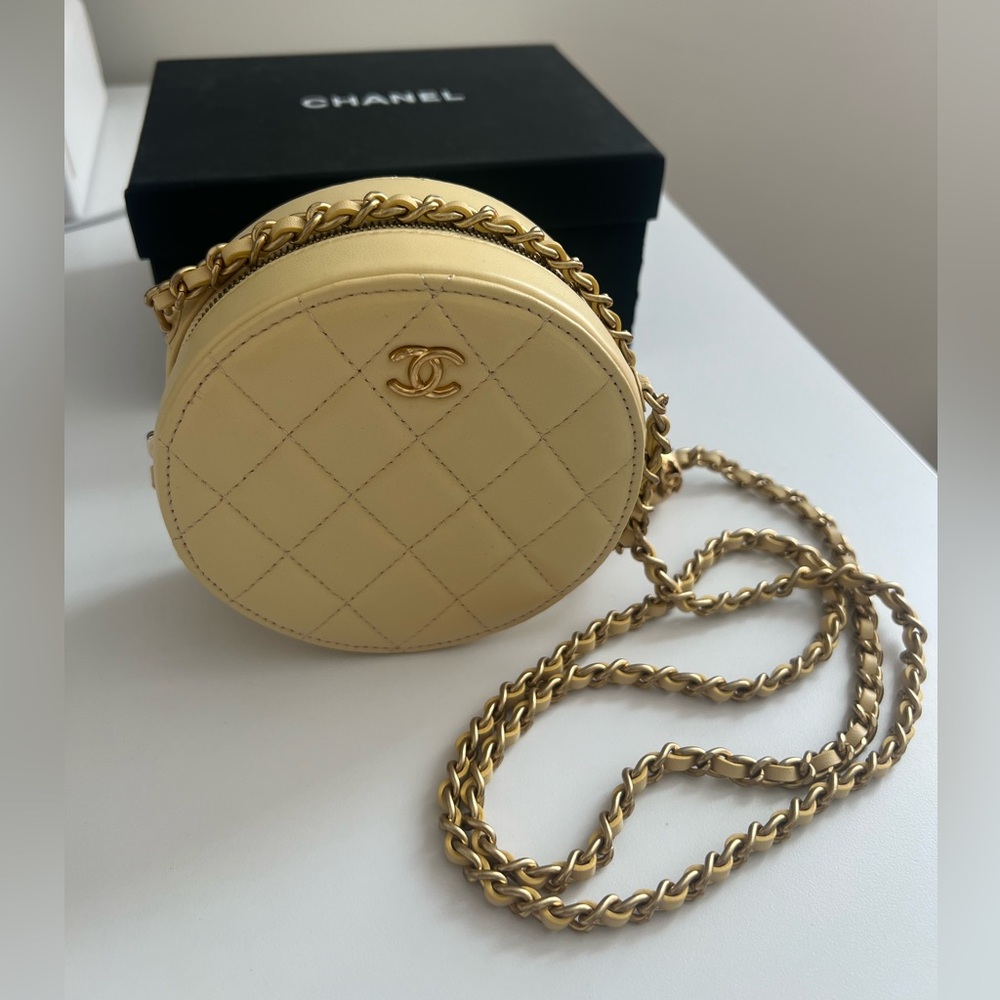 Mini Round CC Chain Bag